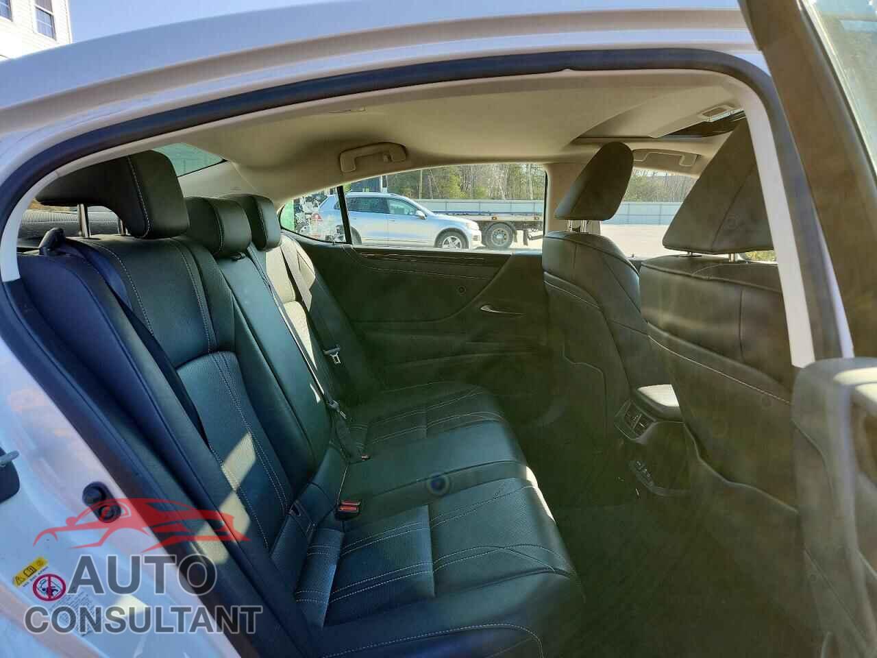 LEXUS ES300 2019 - JTHB21B13K2035457