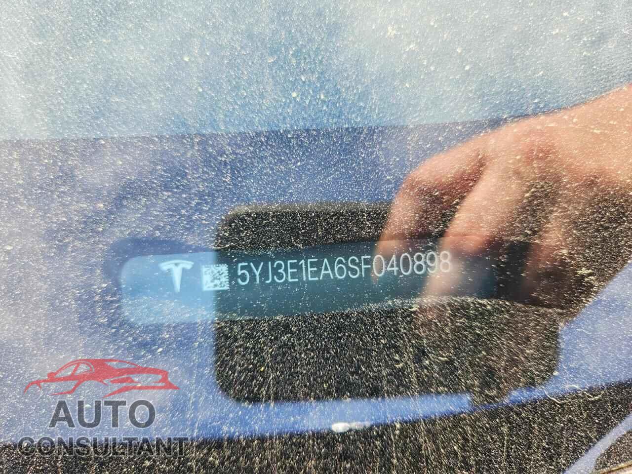 TESLA MODEL 3 2025 - 5YJ3E1EA6SF040898