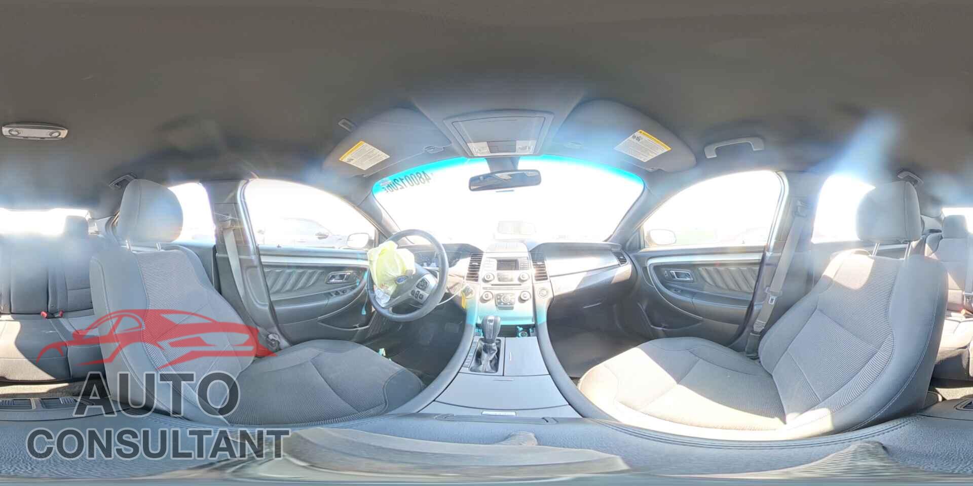 FORD TAURUS 2017 - 1FAHP2E86HG109595