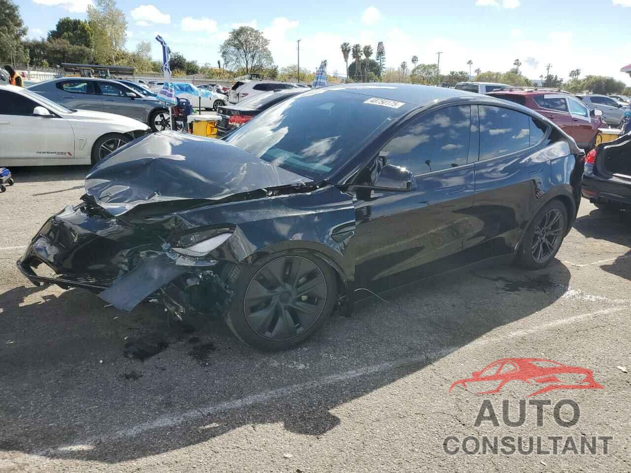 TESLA MODEL Y 2024 - 7SAYGDED4RF200401