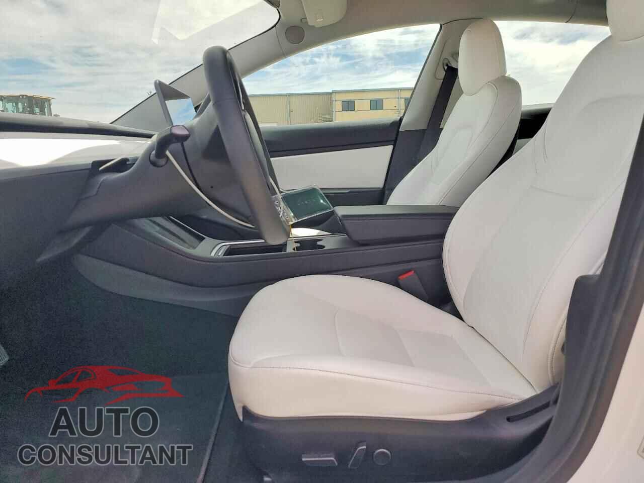 TESLA MODEL 3 2021 - 5YJ3E1EB2MF855157