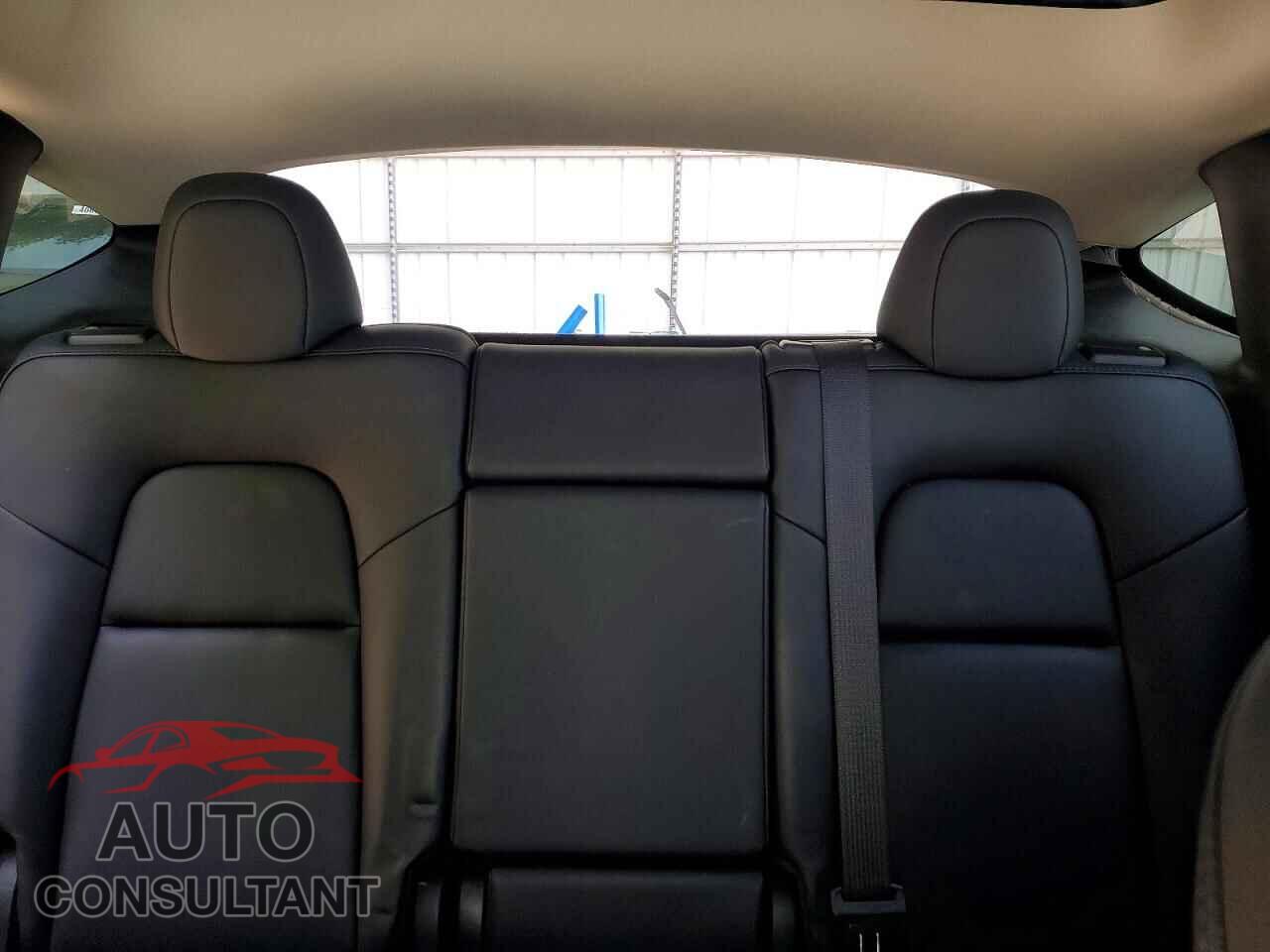 TESLA MODEL Y 2023 - 7SAYGDEE7PF701305