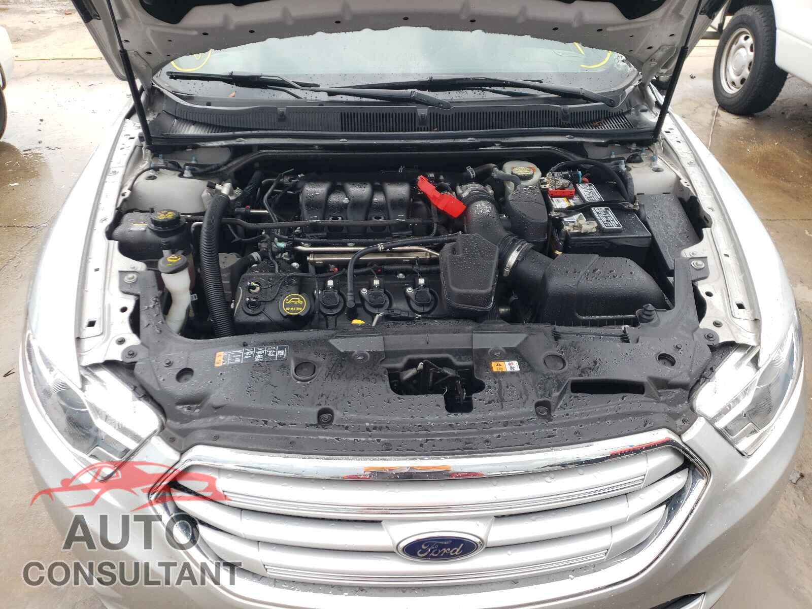 FORD TAURUS 2017 - 1FAHP2F82HG120852