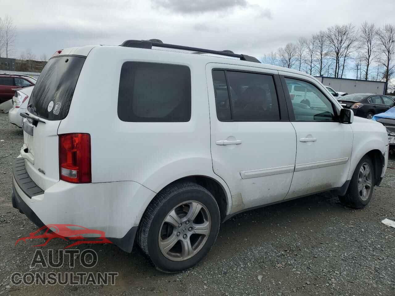 HONDA PILOT 2015 - 5FNYF4H59FB015275