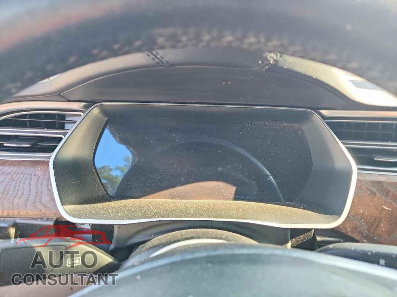 TESLA MODEL X 2017 - 5YJXCBE25HF070151