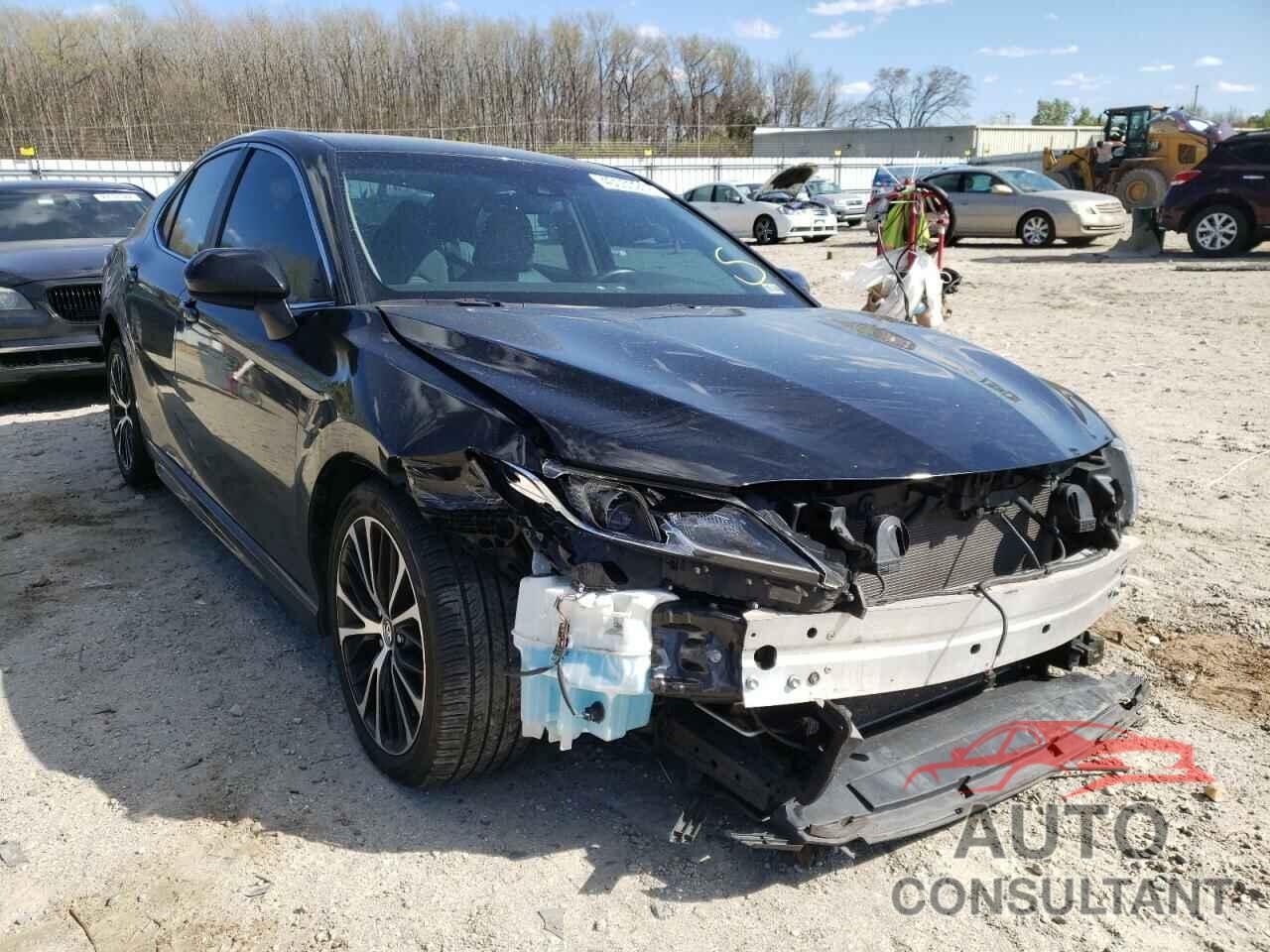 TOYOTA CAMRY 2018 - 4T1B11HK6JU538788