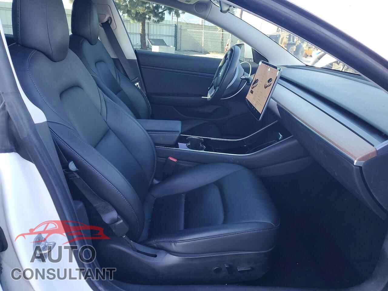 TESLA MODEL 3 2019 - 5YJ3E1EB4KF511164