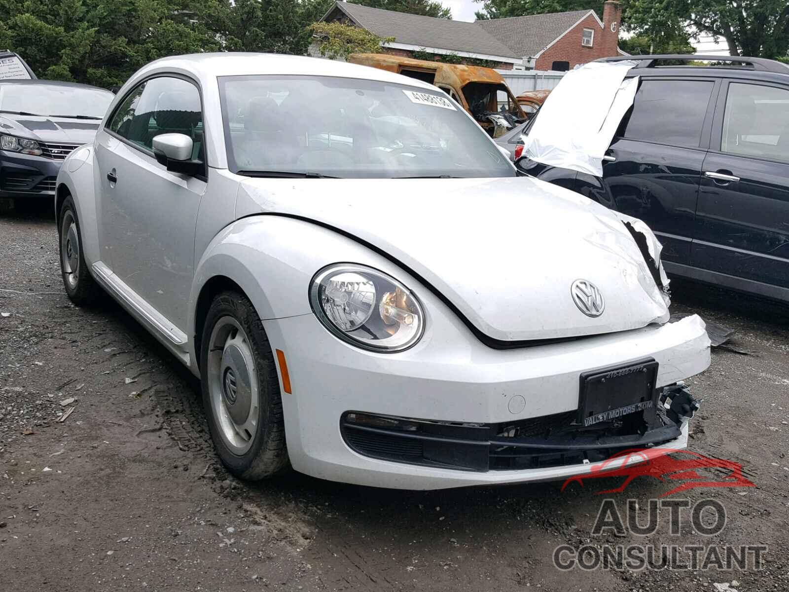 VOLKSWAGEN BEETLE 2015 - 3VWF17AT8FM607825