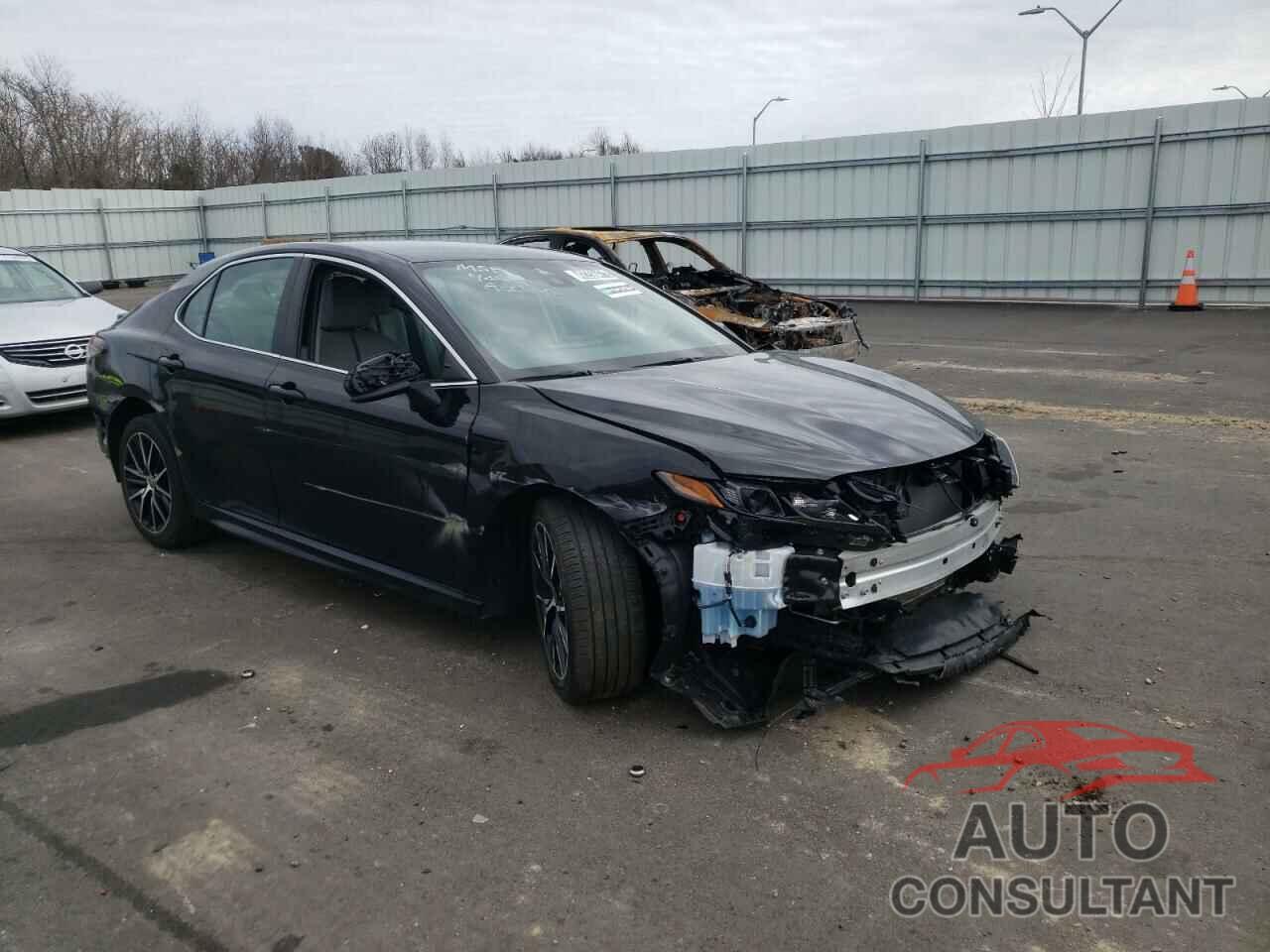 TOYOTA CAMRY 2021 - 4T1G11AK4MU415155