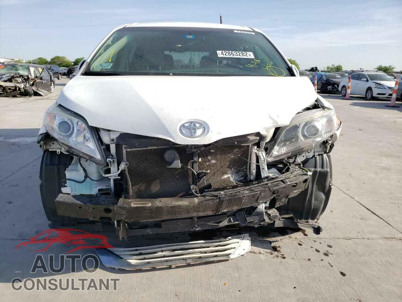 TOYOTA SIENNA 2017 - 5TDKZ3DC7HS891076