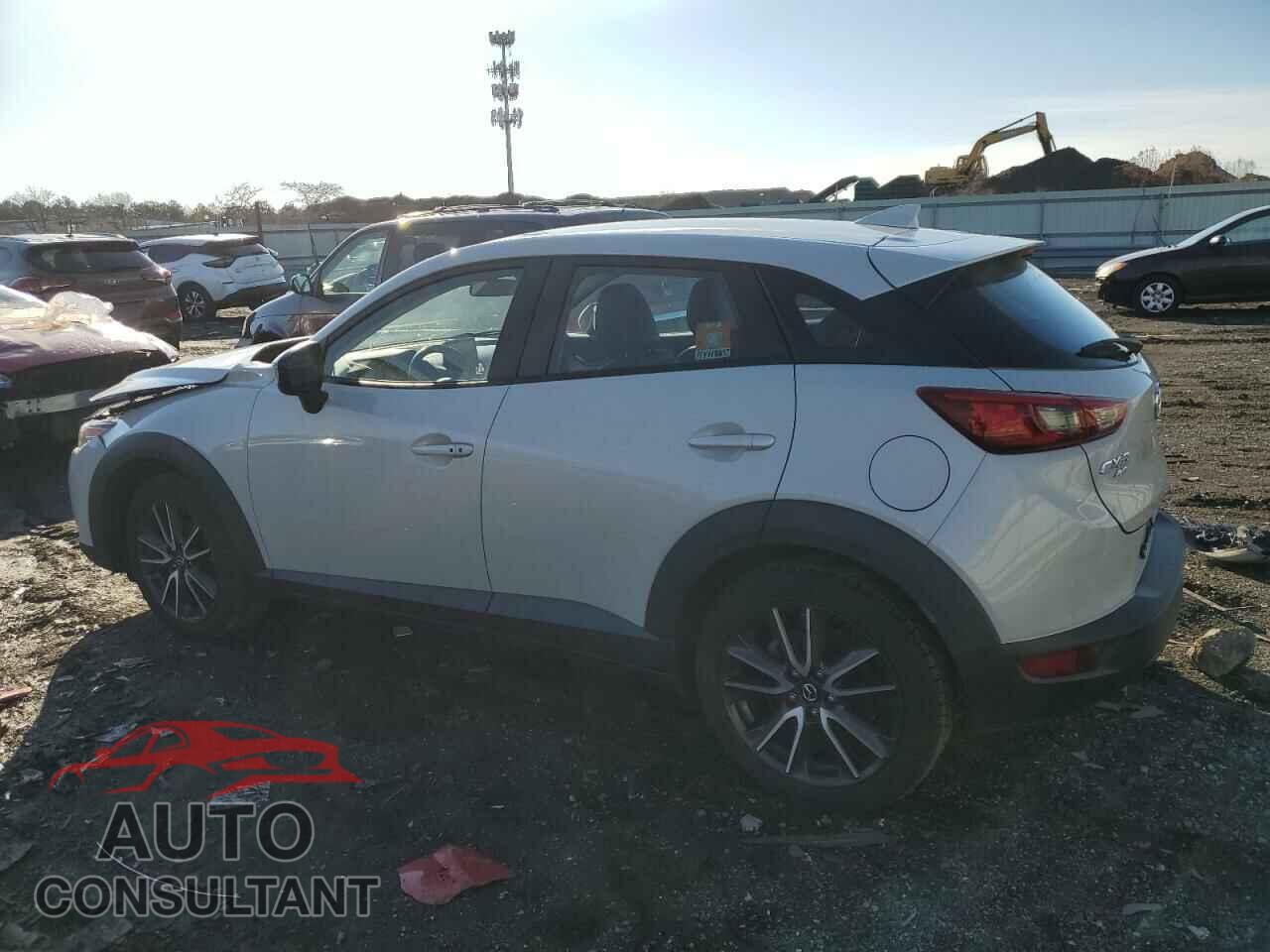 MAZDA CX-3 2018 - JM1DKFC7XJ0320192