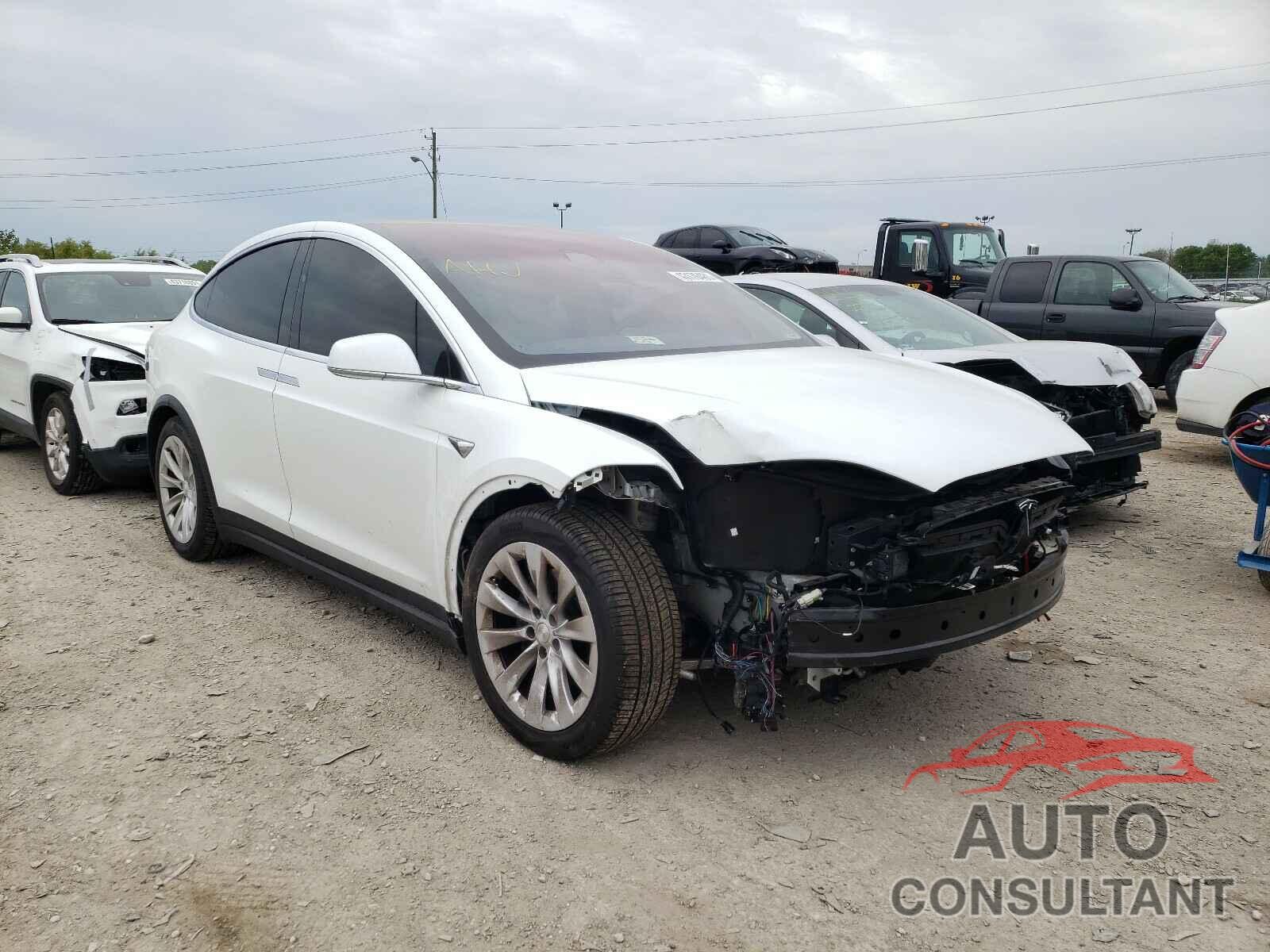 TESLA MODEL X 2018 - 5YJXCAE27JF103182