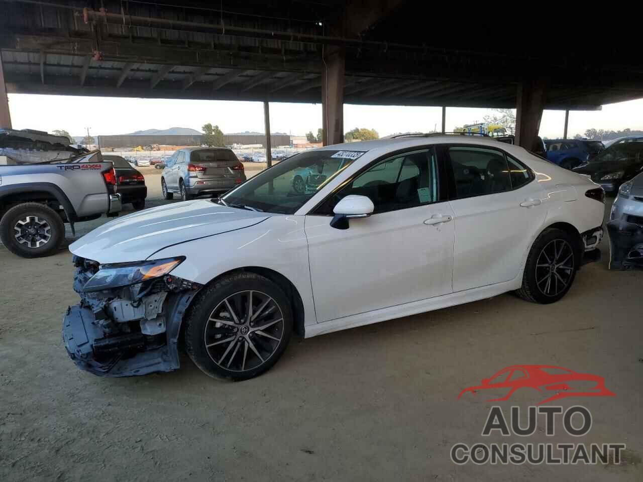 TOYOTA CAMRY 2022 - 4T1T11AK0NU688867