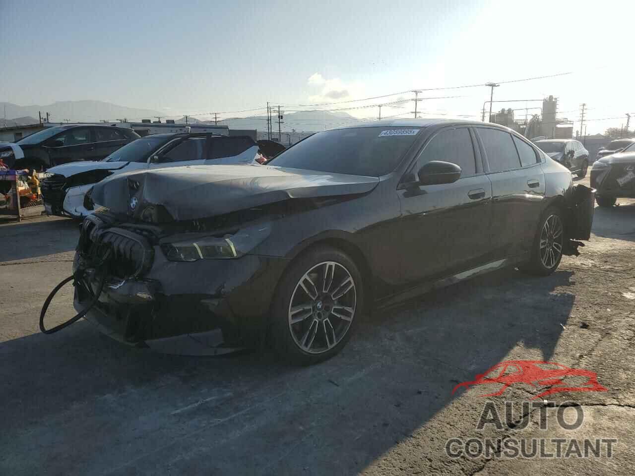 BMW 5 SERIES 2024 - WBA43FJ01RCS09573
