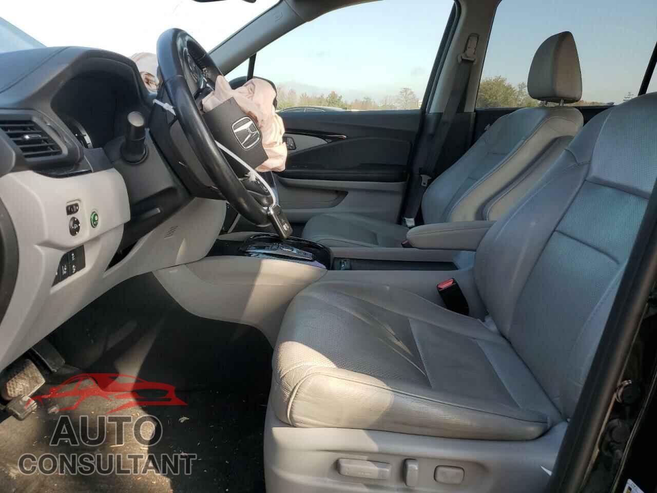HONDA PILOT 2017 - 5FNYF6H03HB095563