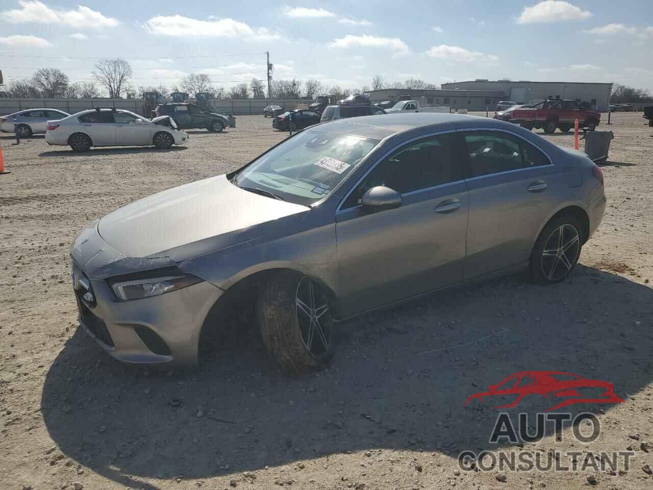 MERCEDES-BENZ A-CLASS 2019 - WDD3G4FB9KW025445