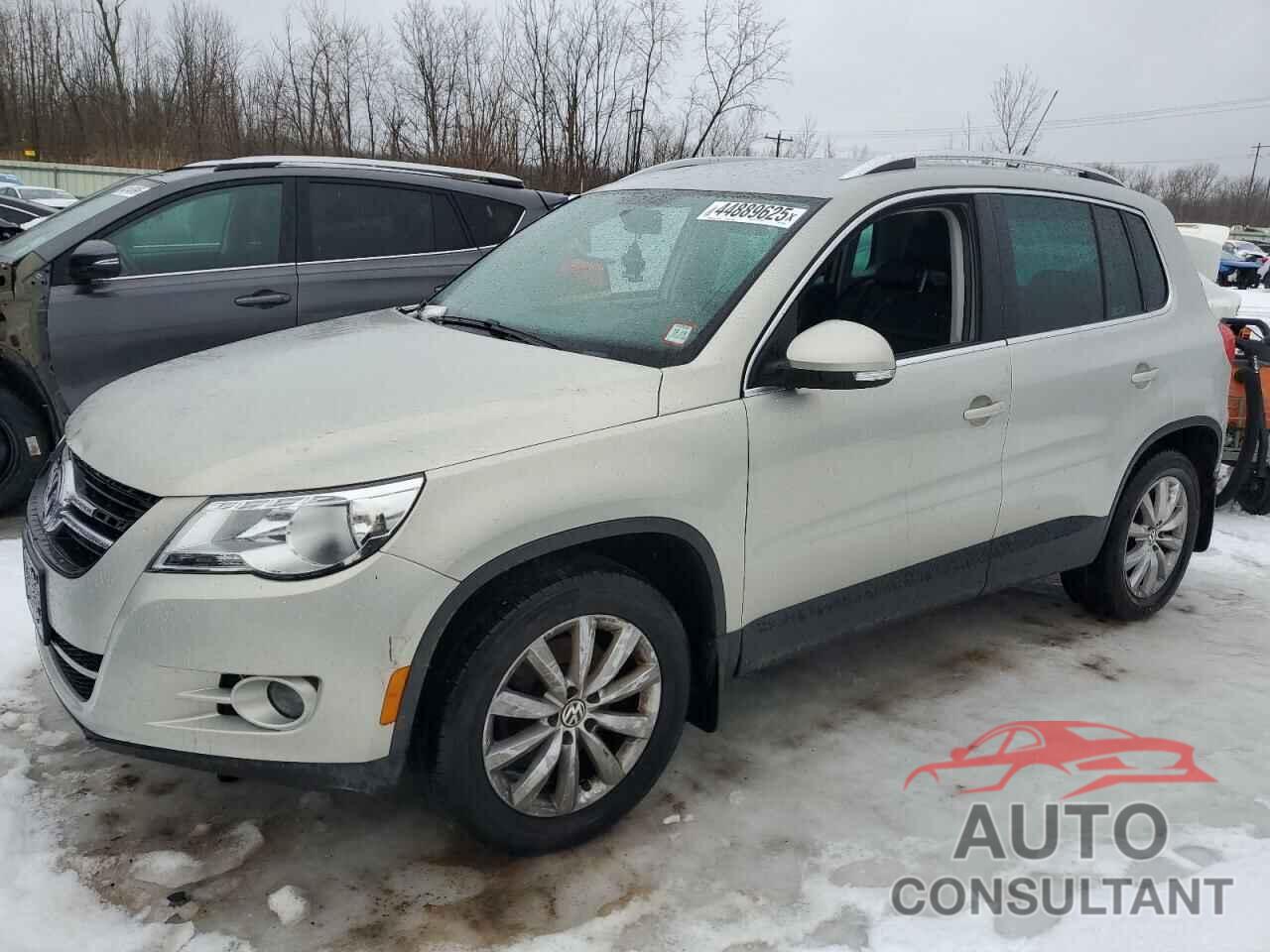 VOLKSWAGEN TIGUAN 2011 - WVGBV7AX9BW505383