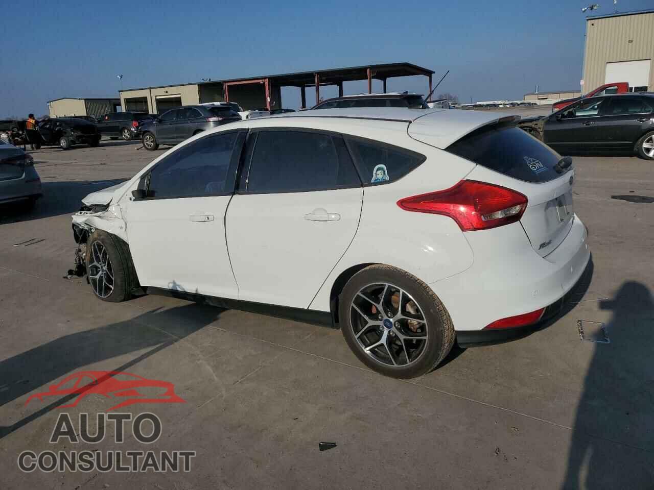 FORD FOCUS 2018 - 1FADP3M27JL213480