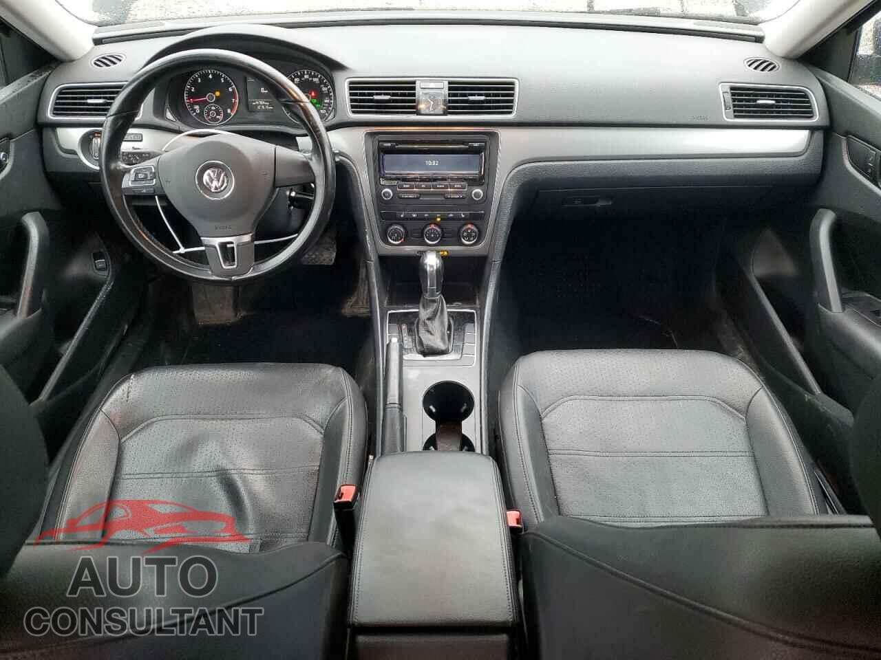 VOLKSWAGEN PASSAT 2014 - 1VWAH7A31EC001899