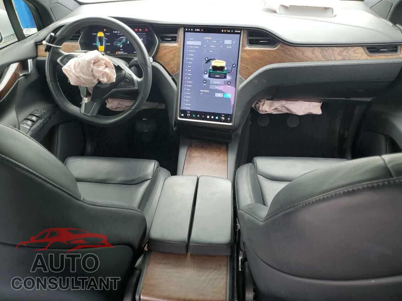 TESLA MODEL X 2020 - 5YJXCBE22LF250759