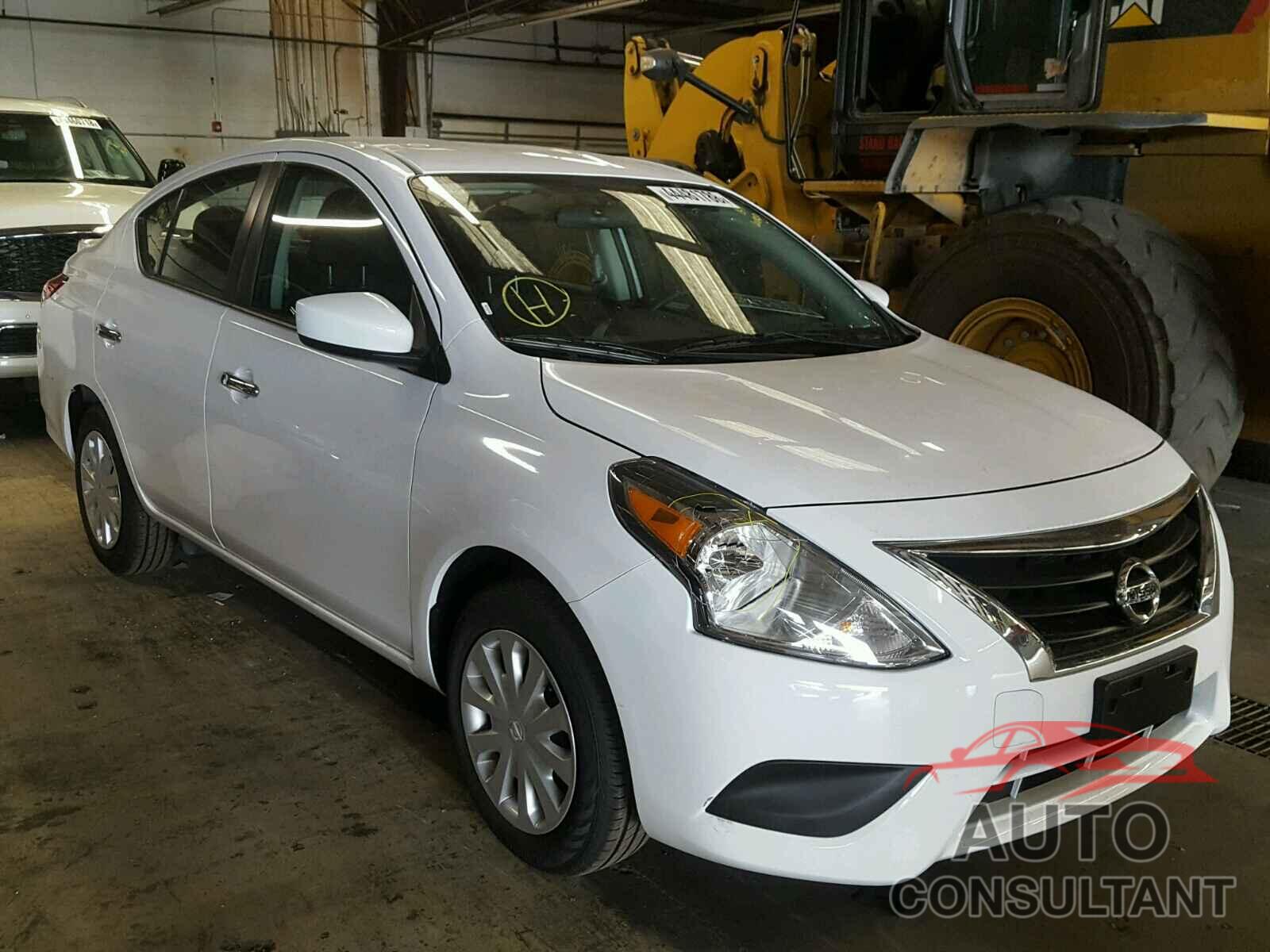 NISSAN VERSA 2018 - 3N1CN7AP2JL884615