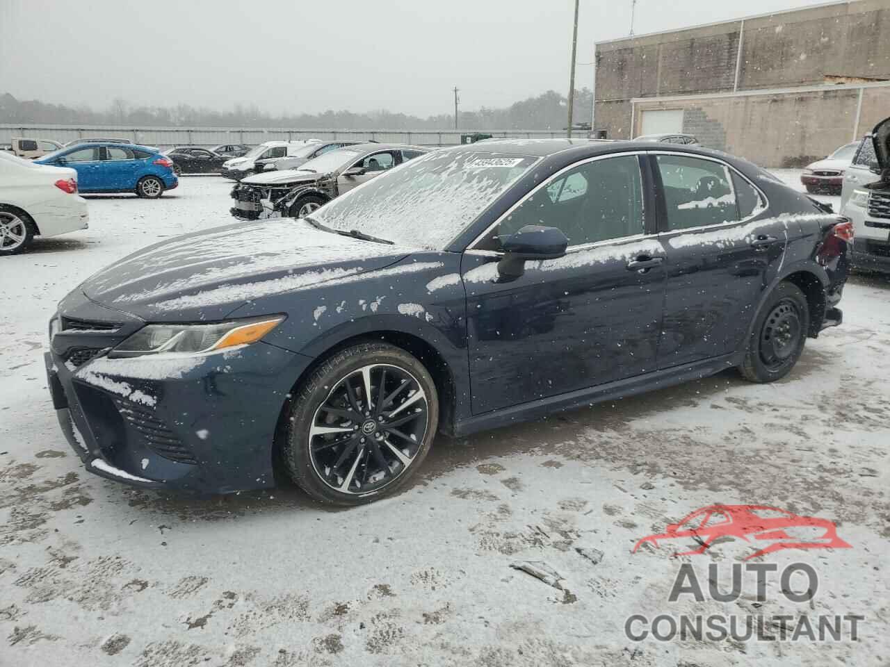 TOYOTA CAMRY 2018 - 4T1B11HK8JU654817