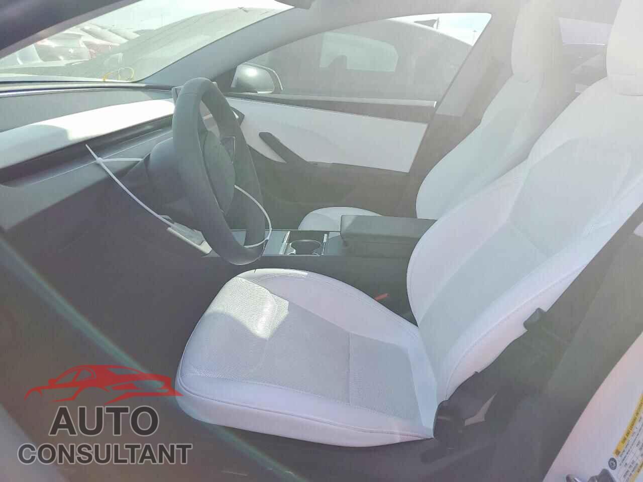 TESLA MODEL 3 2025 - 5YJ3E1EA3SF078749