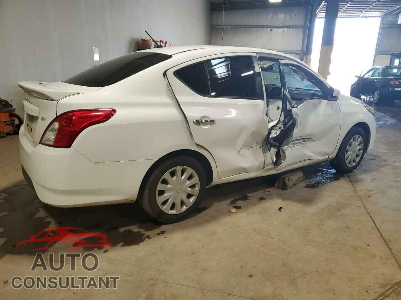 NISSAN VERSA 2019 - 3N1CN7AP0KL858449