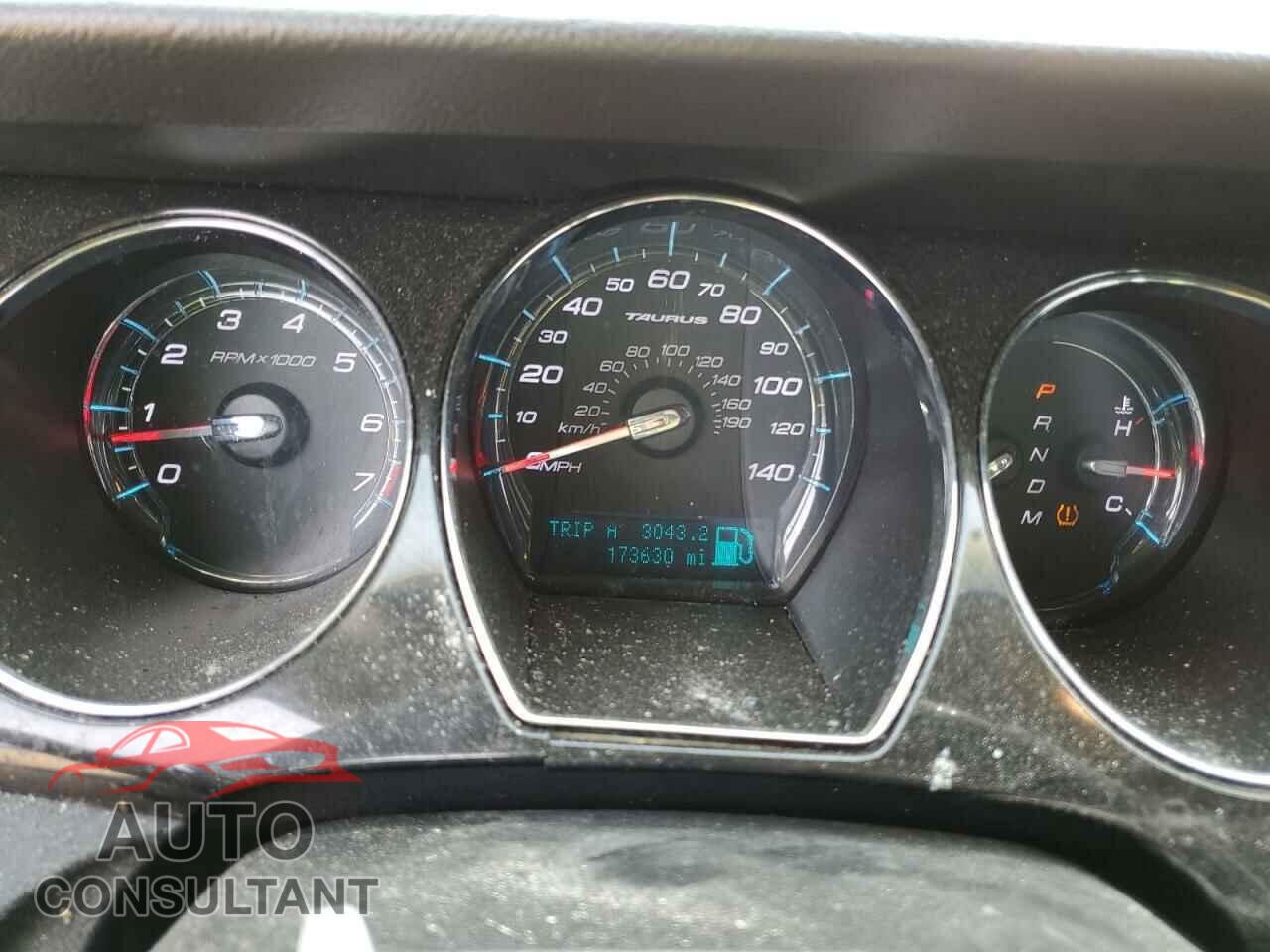 FORD TAURUS 2011 - 1FAHP2FW4BG117585