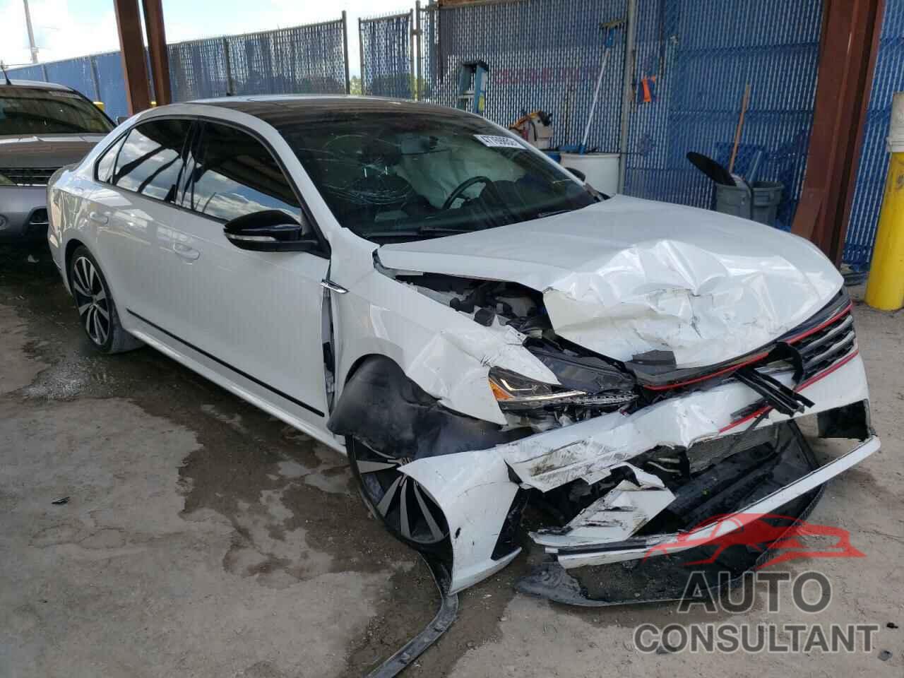 VOLKSWAGEN PASSAT 2018 - 1VWJM7A36JC033768