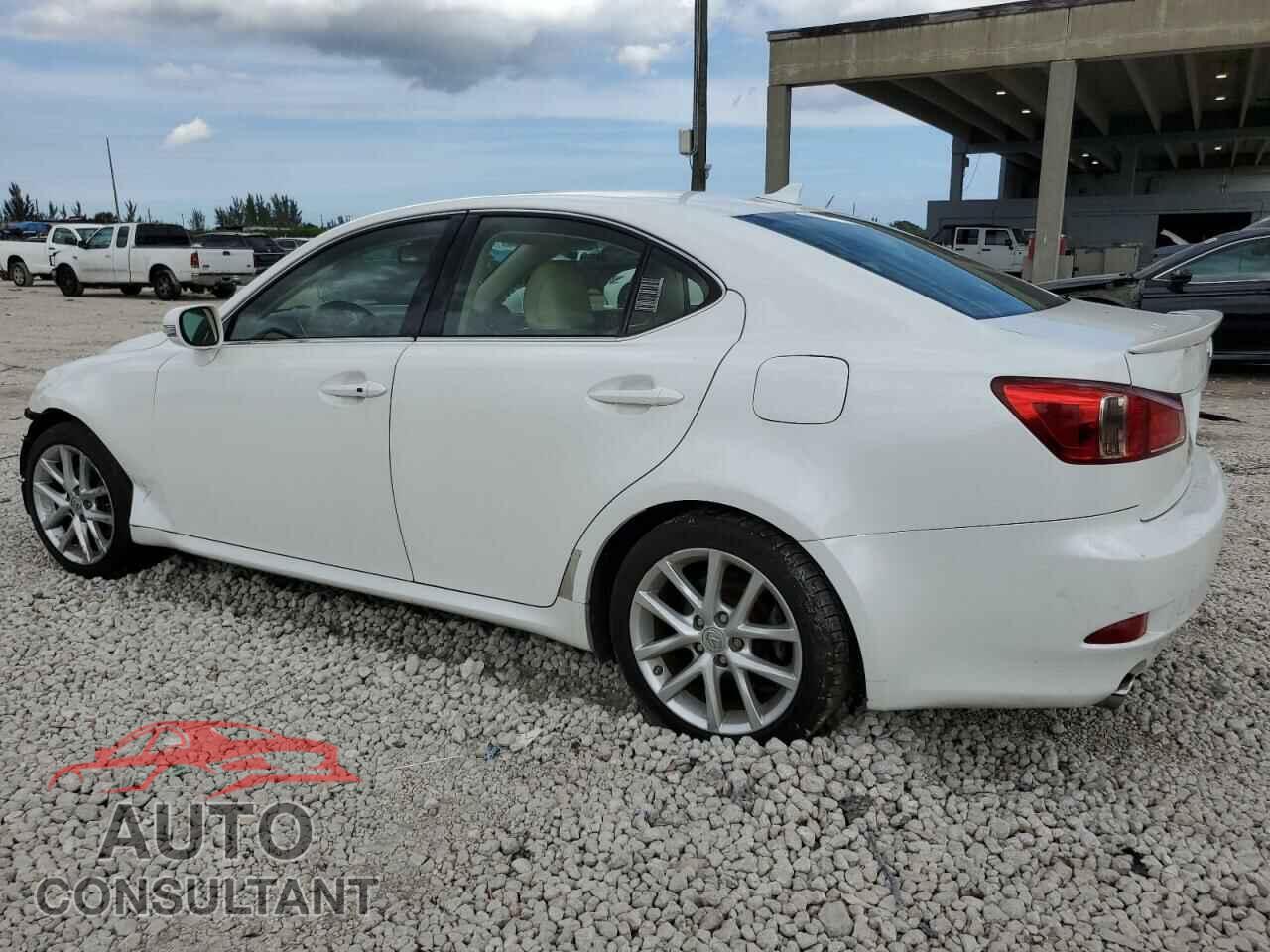 LEXUS IS 2011 - JTHCF5C29B2035017