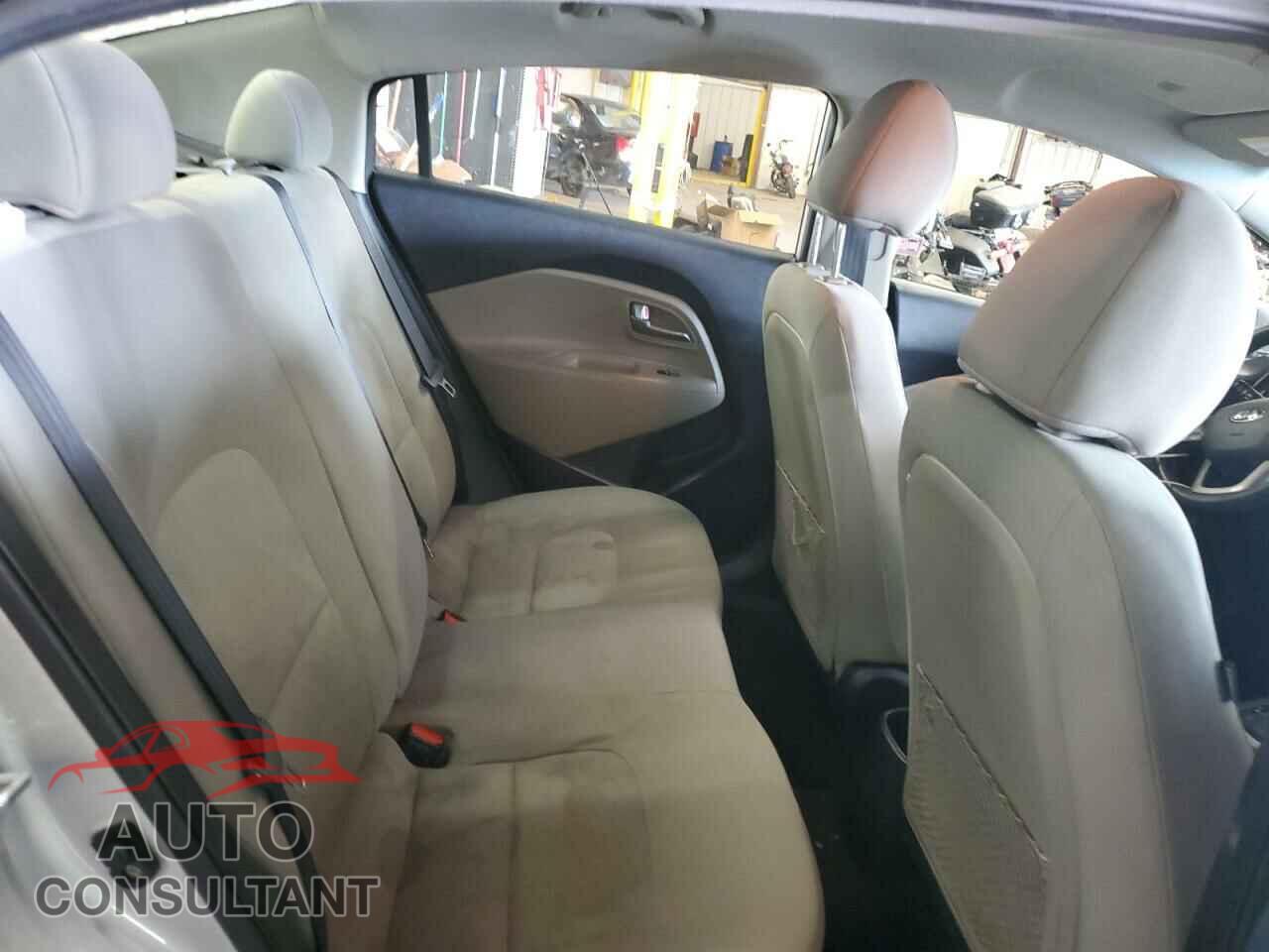 KIA RIO 2017 - KNADM4A34H6015841