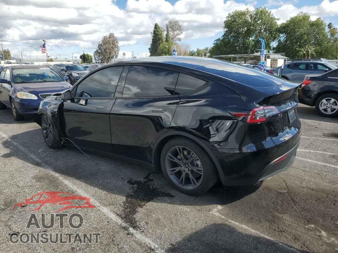 TESLA MODEL Y 2024 - 7SAYGDED4RF200401