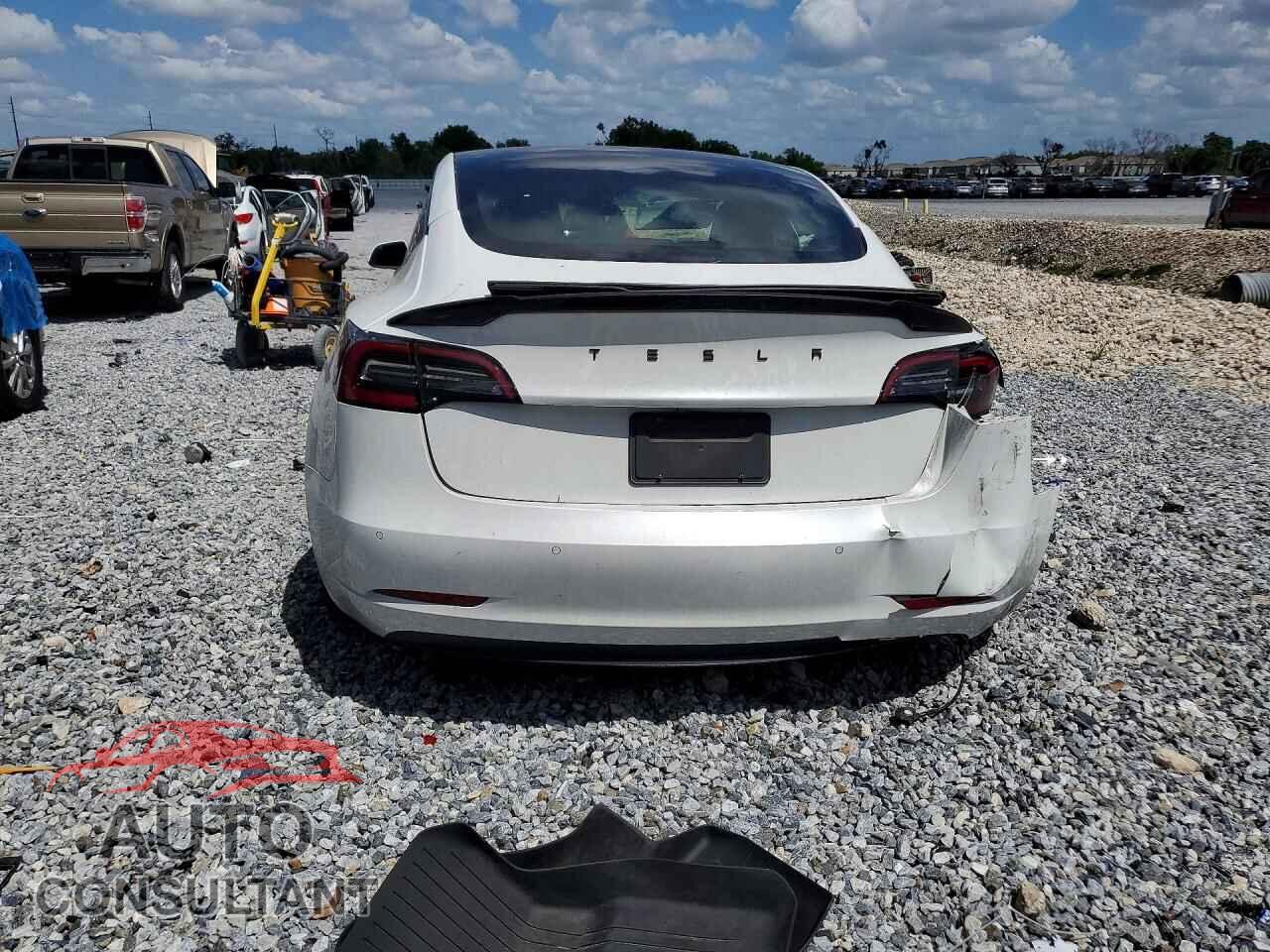 TESLA MODEL 3 2021 - 5YJ3E1EA2MF851472