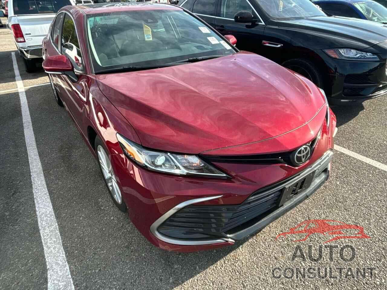 TOYOTA CAMRY 2021 - 4T1R11AK2MU548067