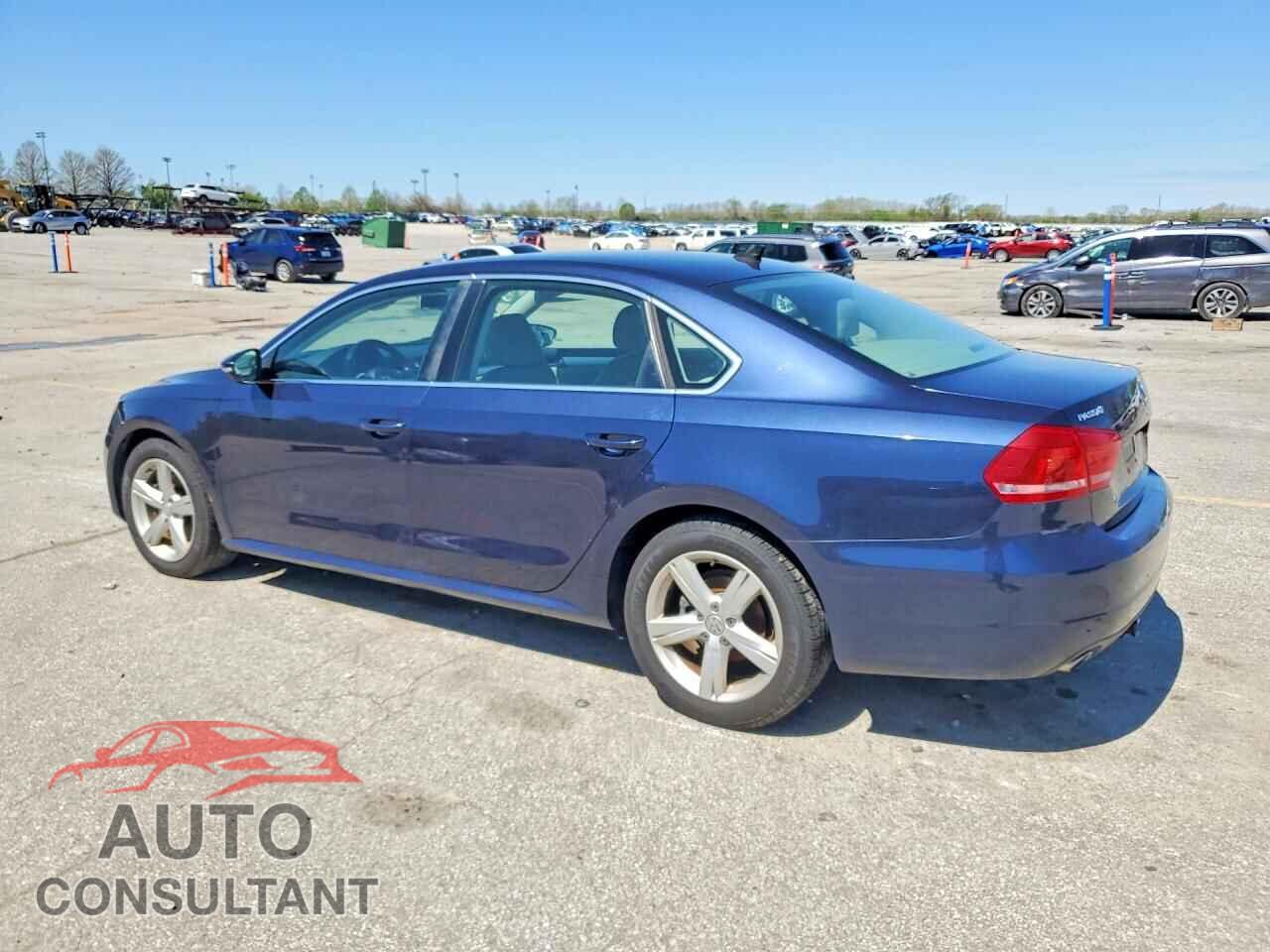 VOLKSWAGEN PASSAT 2012 - 1VWBN7A34CC042487