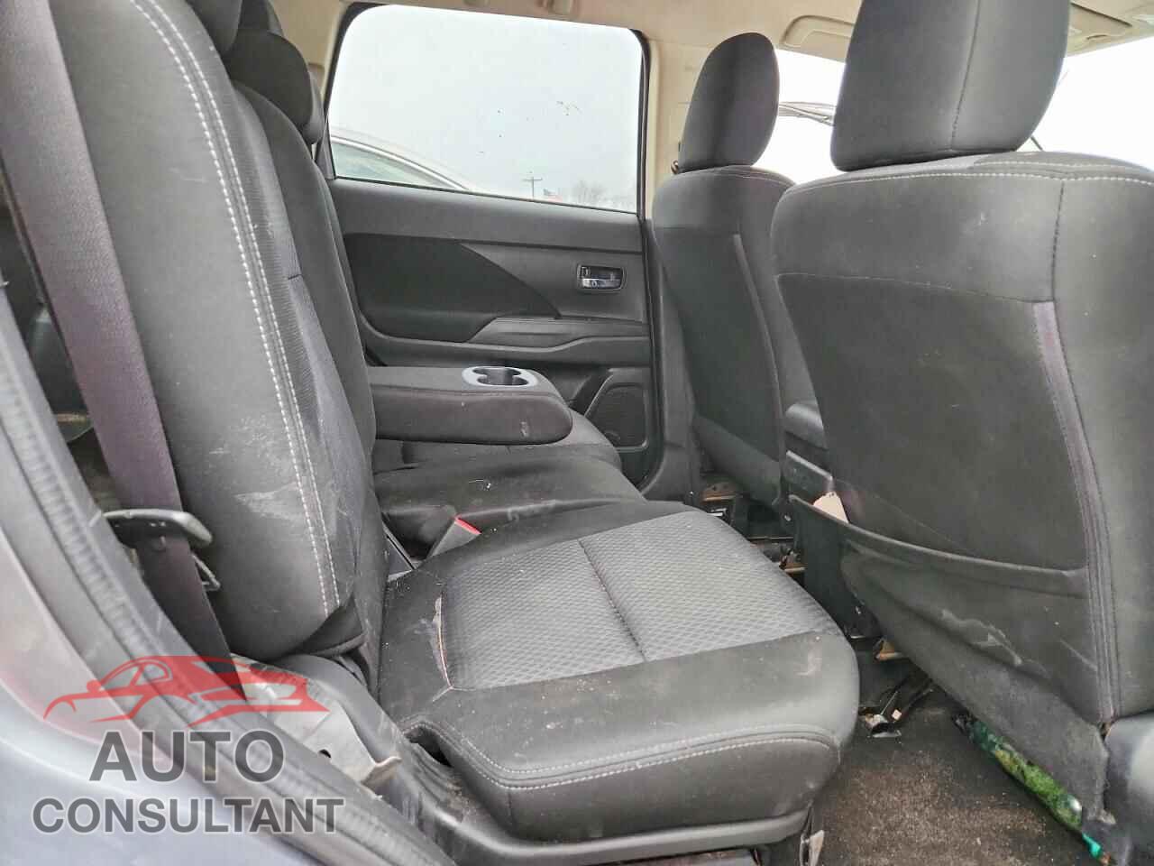 MITSUBISHI OUTLANDER 2017 - JA4AD2A36HZ015424