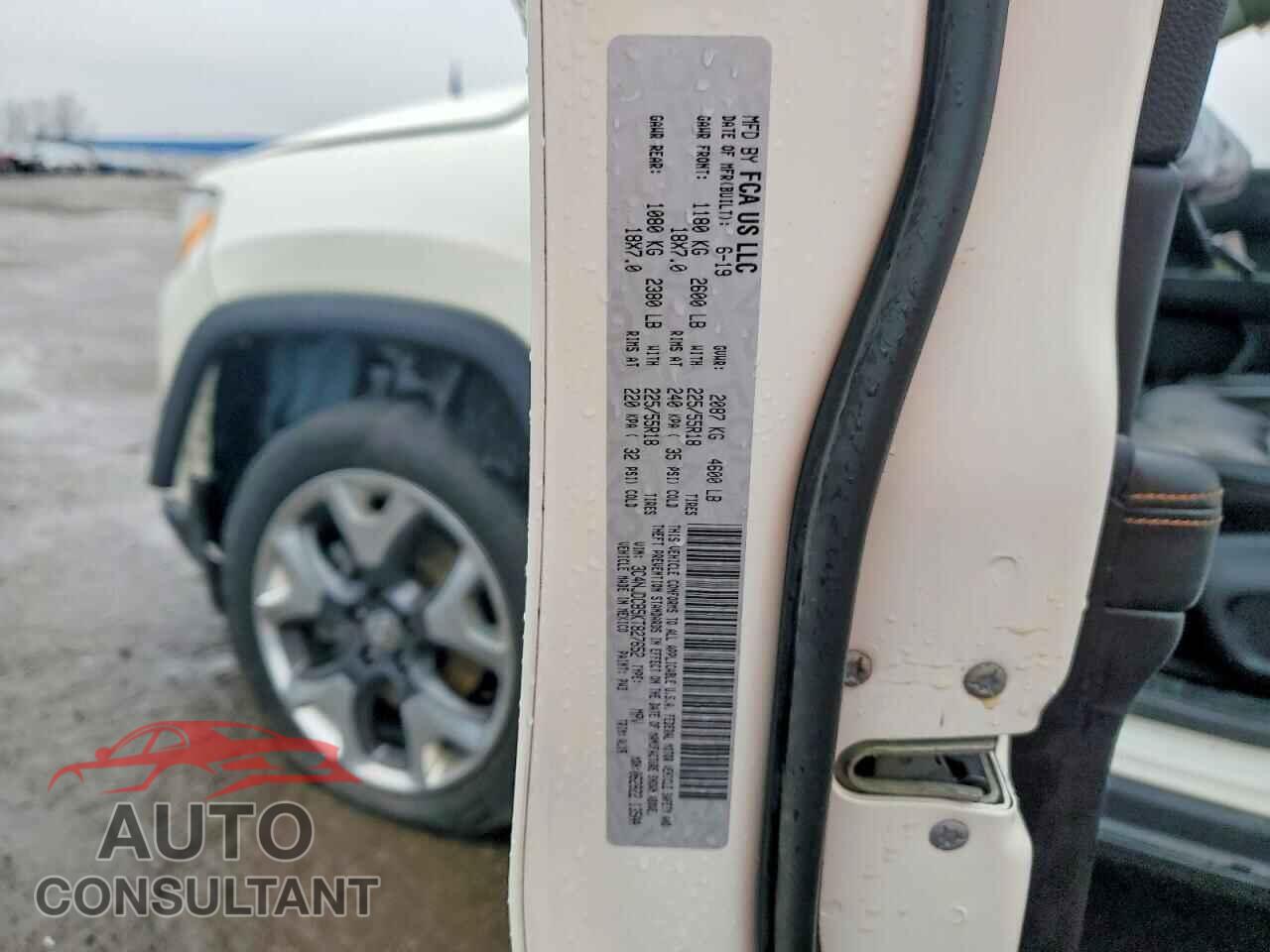 JEEP COMPASS 2019 - 3C4NJDCB5KT827652