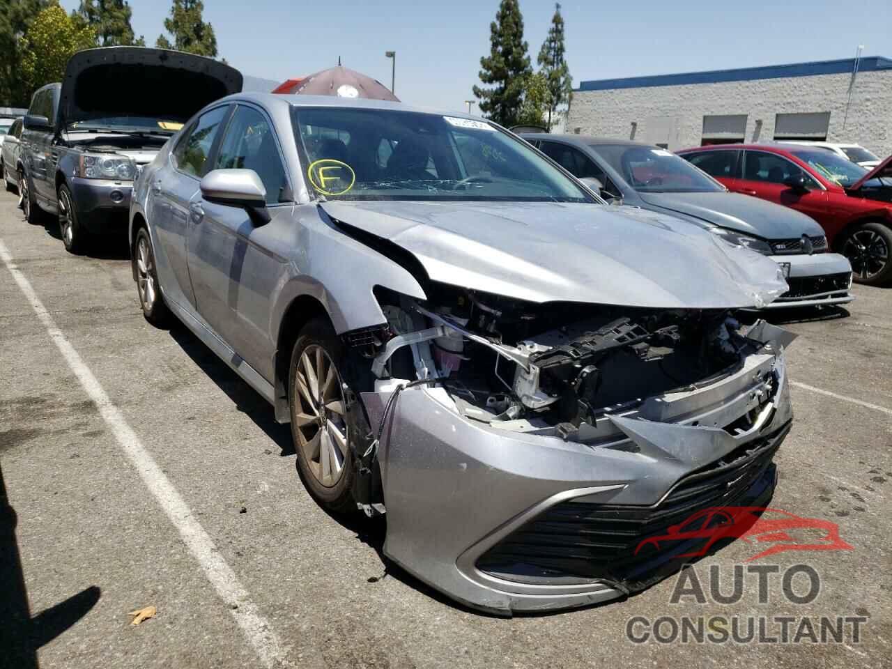 TOYOTA CAMRY 2022 - 4T1C11AK6NU006669