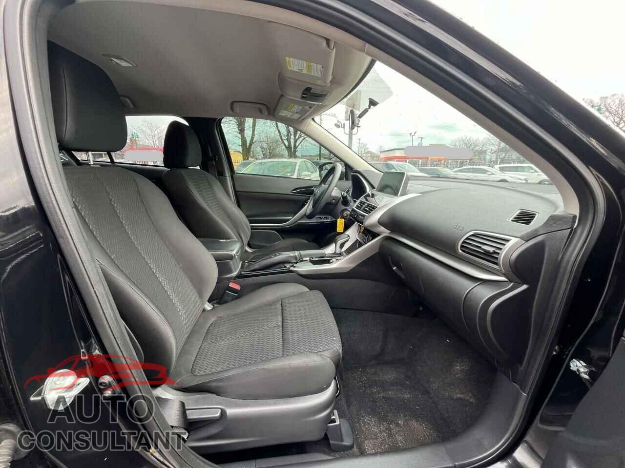 MITSUBISHI ECLIPSE 2018 - JA4AT4AA3JZ047878