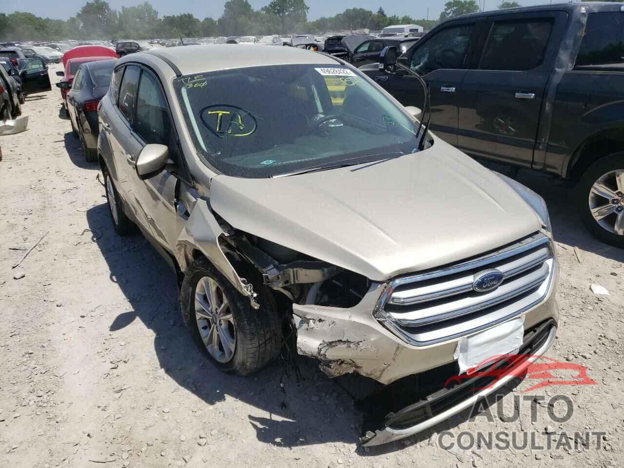 FORD ESCAPE 2017 - 1FMCU0GDXHUE67131