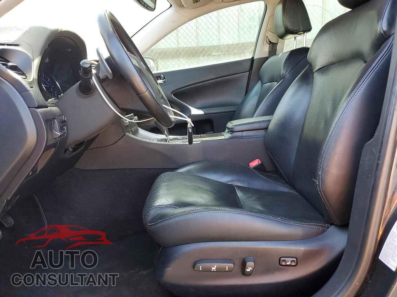LEXUS IS 2011 - JTHBF5C28B5148256