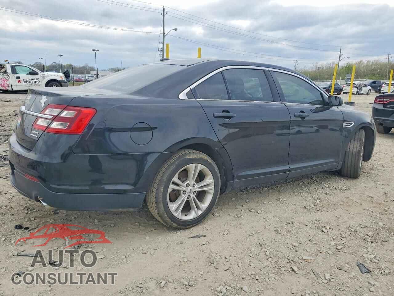 FORD TAURUS 2017 - 1FAHP2E86HG133430