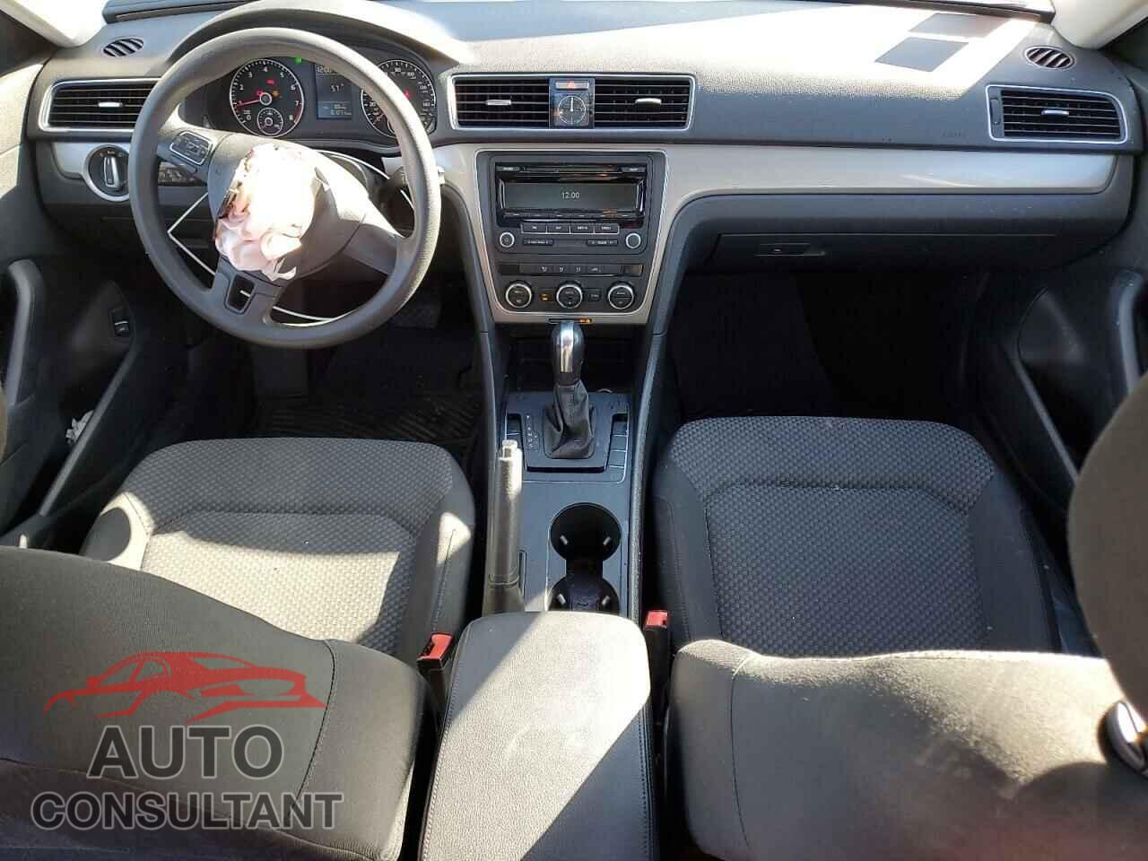 VOLKSWAGEN PASSAT 2012 - 1VWAP7A31CC052061
