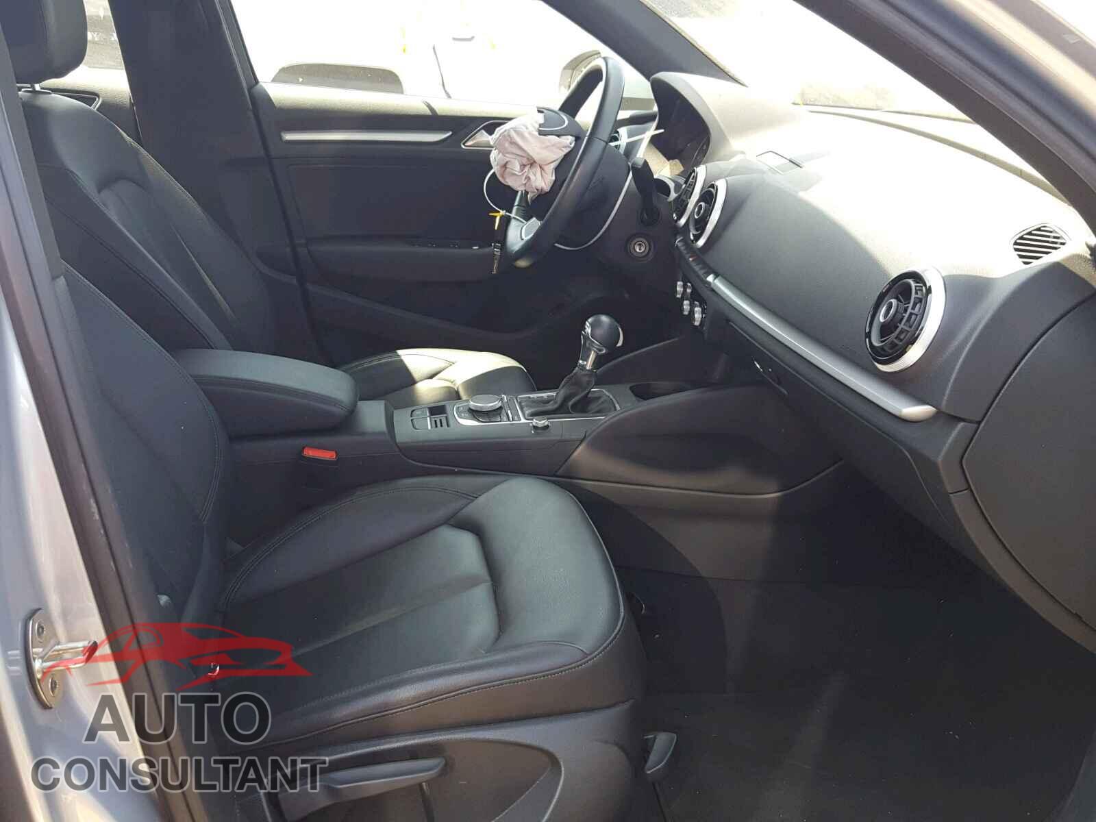AUDI A3 2016 - WAUA7GFF5G1063682