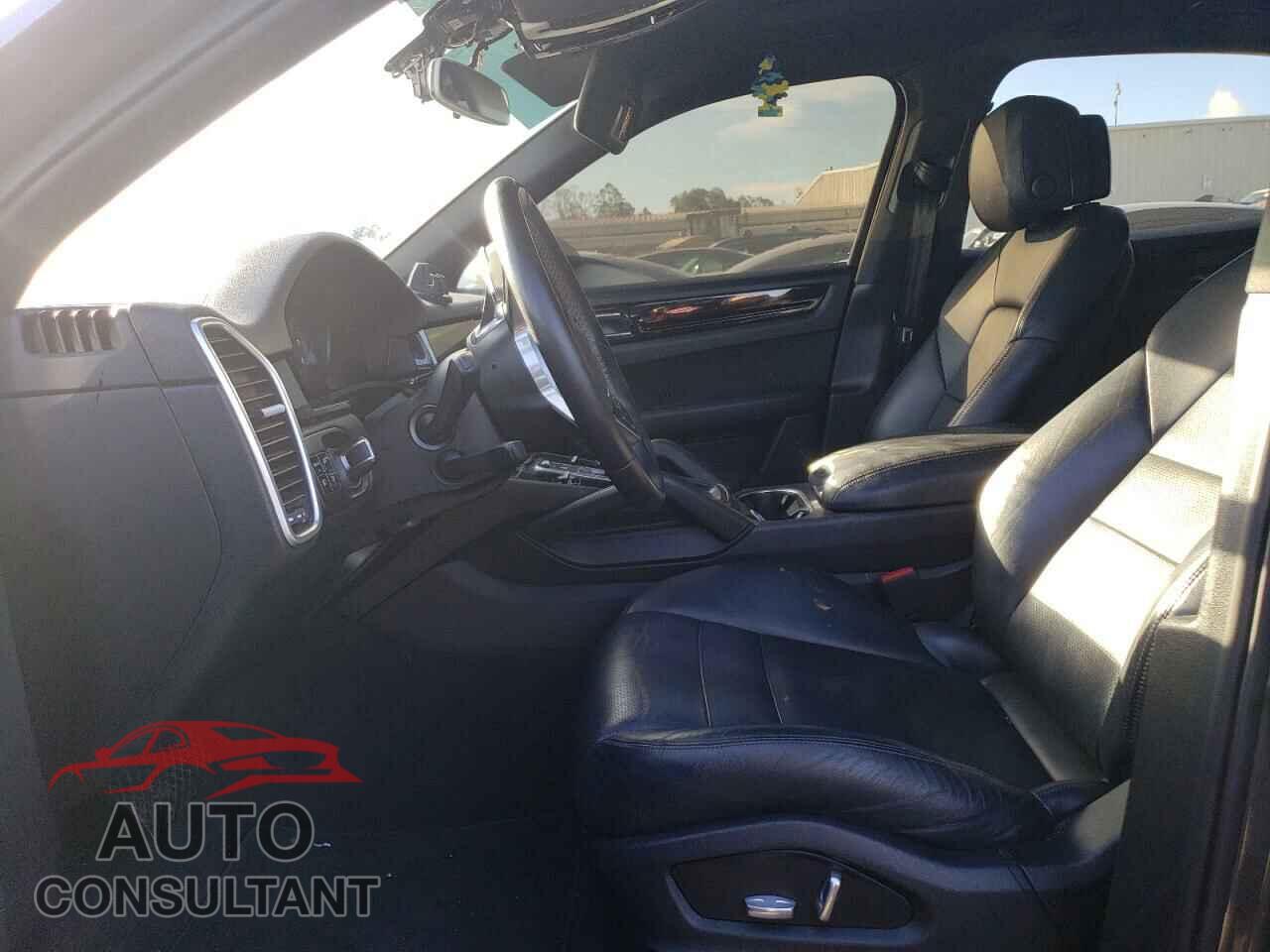 PORSCHE CAYENNE 2019 - WP1AA2AY4KDA08520