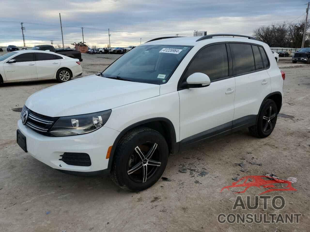 VOLKSWAGEN TIGUAN 2017 - WVGAV7AX6HK009789