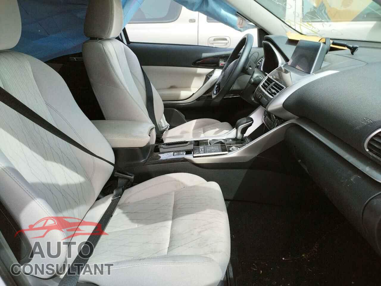 MITSUBISHI ECLIPSE 2018 - JA4AT5AA1JZ039123