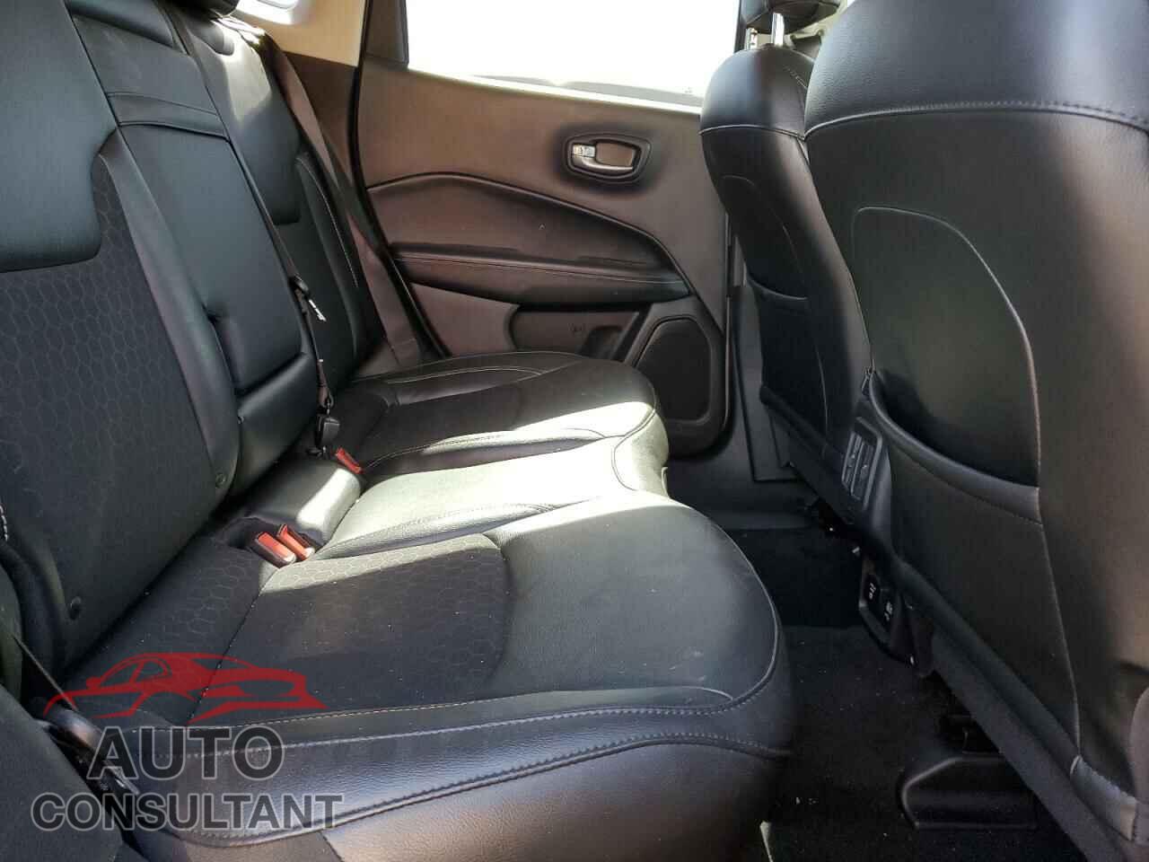 JEEP COMPASS 2019 - 3C4NJCBB8KT856347