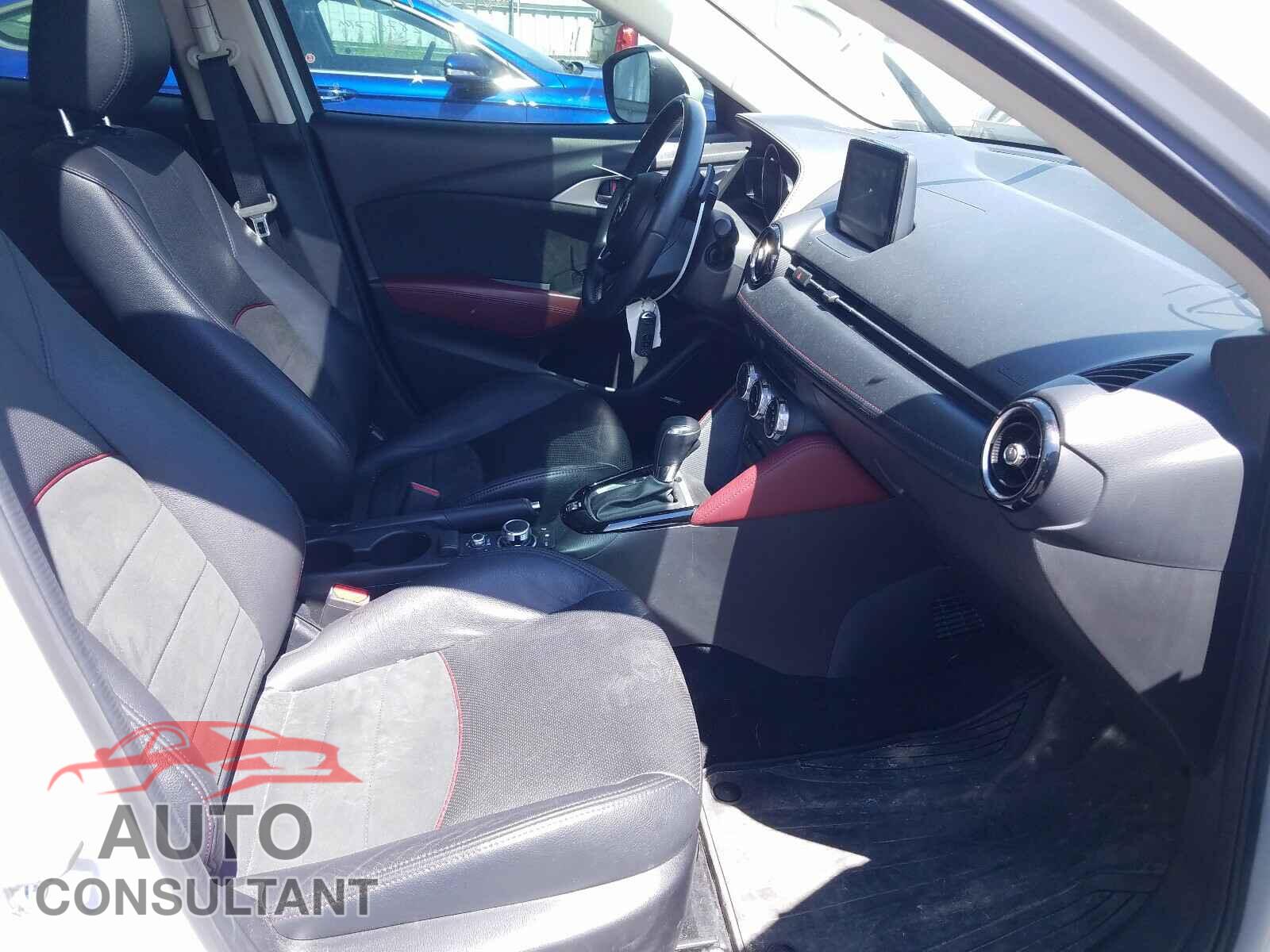 MAZDA CX-3 2018 - JM1DKFD77J0302196